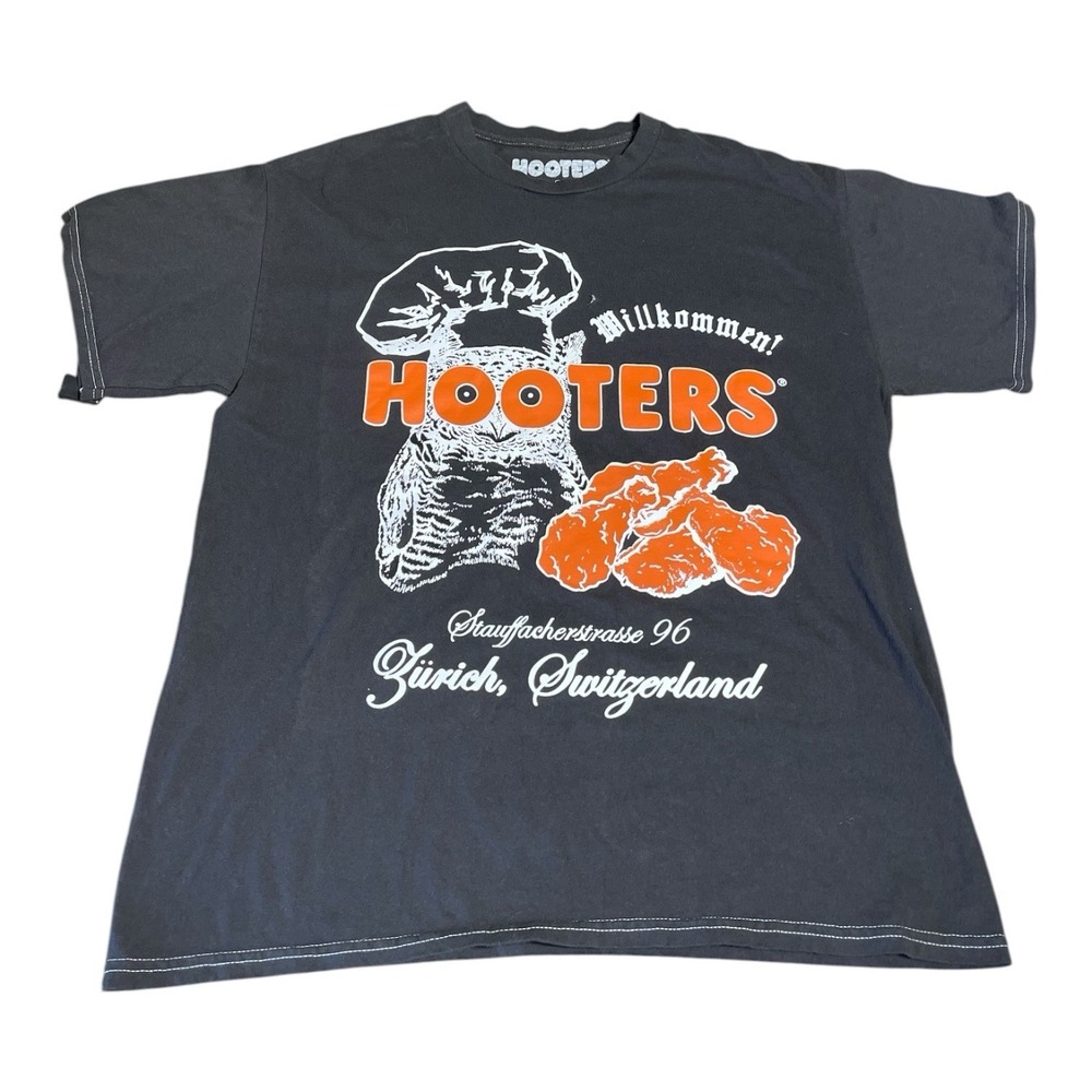 Hooters Switzerland Print T-Shirt Adult Large Washed Black Retro 1996 Graphic